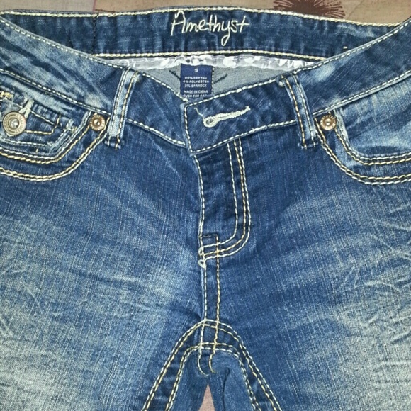 distress capri