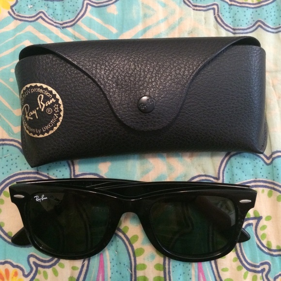 Authentic Ray-Ban Wayfarers - Picture 2 of 3