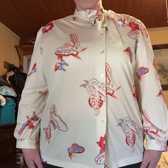 Bundled ✨Butterfly and flower top - Picture 3 of 4