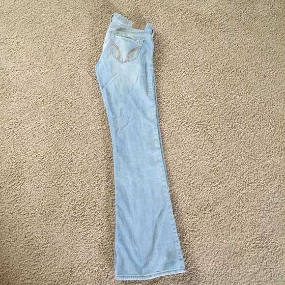 ❌sold❌Light wash Hollister jeans - Picture 3 of 3