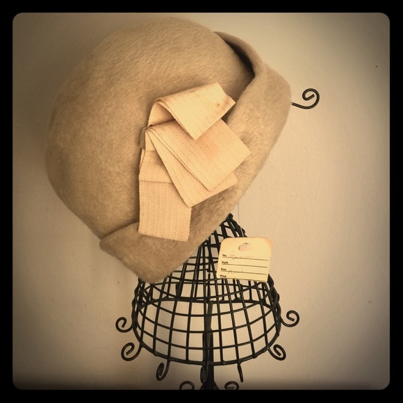 Vintage flapper style hat!