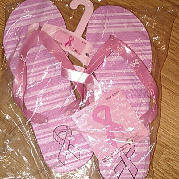Sold in bundle NWT BREAST CANCER AWARENESS 5/6