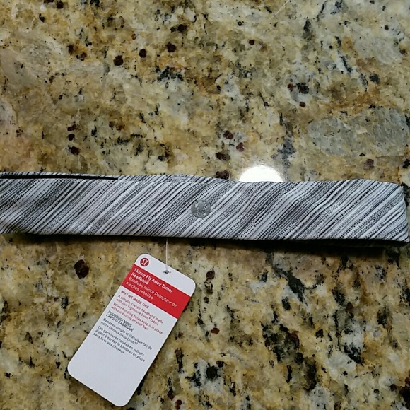 Skinny Fly Away Tammer Headband