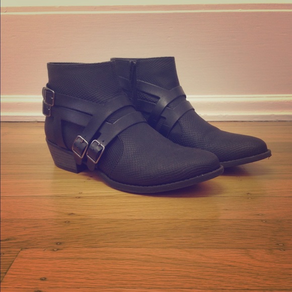 Quips Sochi Bootie