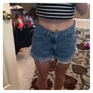 Levi high waisted shorts