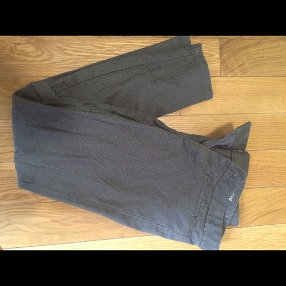 Grey super skinny pants