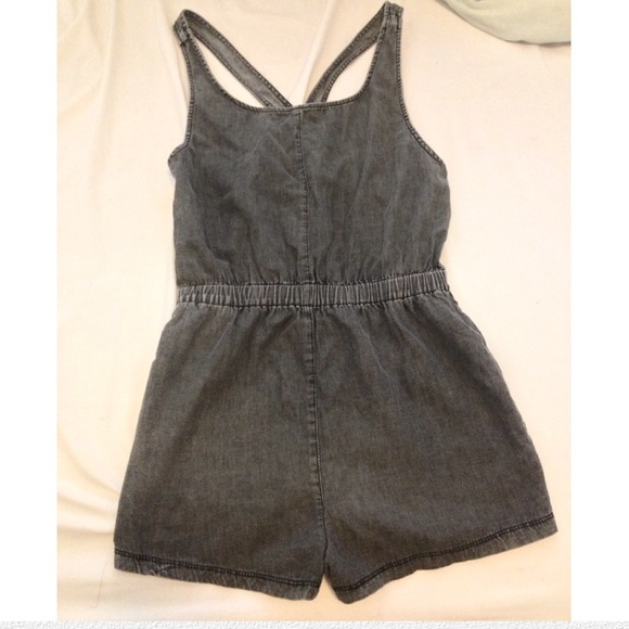 Other - 🎉BLOWOUT SALE 🎉 💙Grey stone washed romper💙