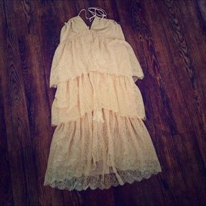 BCBG MAXAZRIA cream colored laced dress