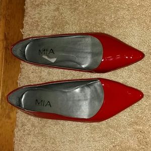 ??Red Patent Leather Flats