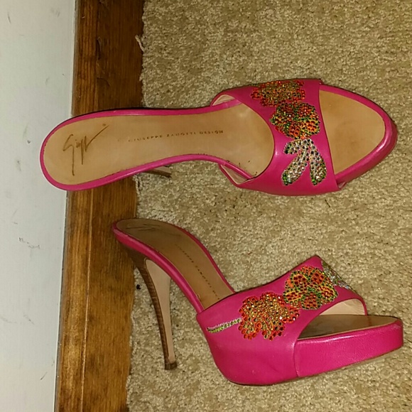 💋Hot Pink Giuseppe Heels