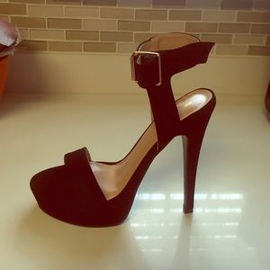 Lola shoetique Black heels