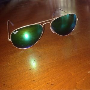 Authentic Green Mirror Ray Ban Aviators