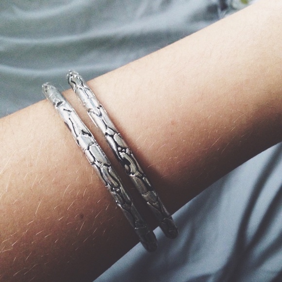 Silver two-set Bangles