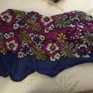 Vera Bradley African Violet soft fringe scarf