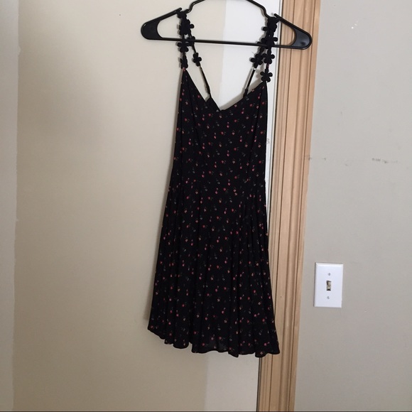 black dress with little flowers - Picture 1 of 2