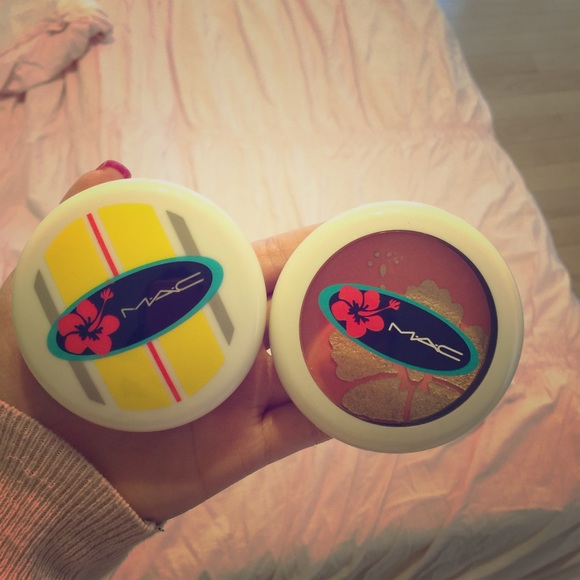 Mac LE Powders - Picture 1 of 4