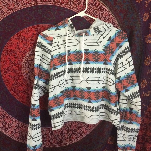 Tribal Print Cropped Hoodie