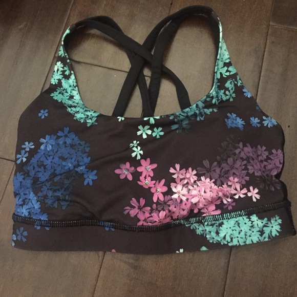 Lululemon sports bra