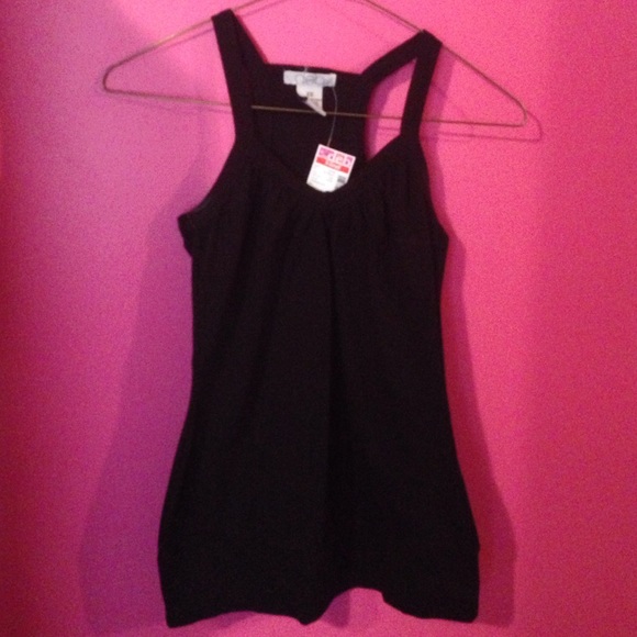 ⏰ Black tank top