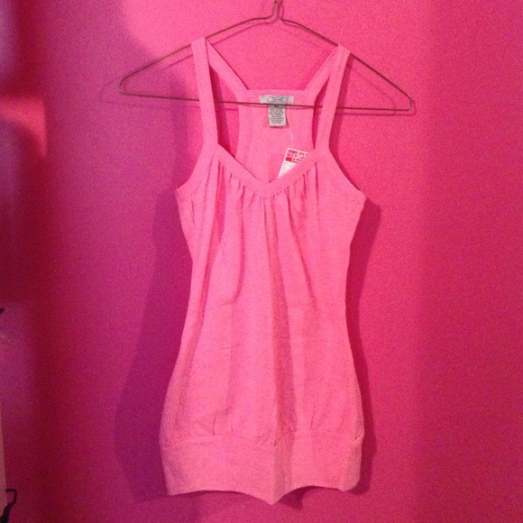 ⏰ Pink tank top