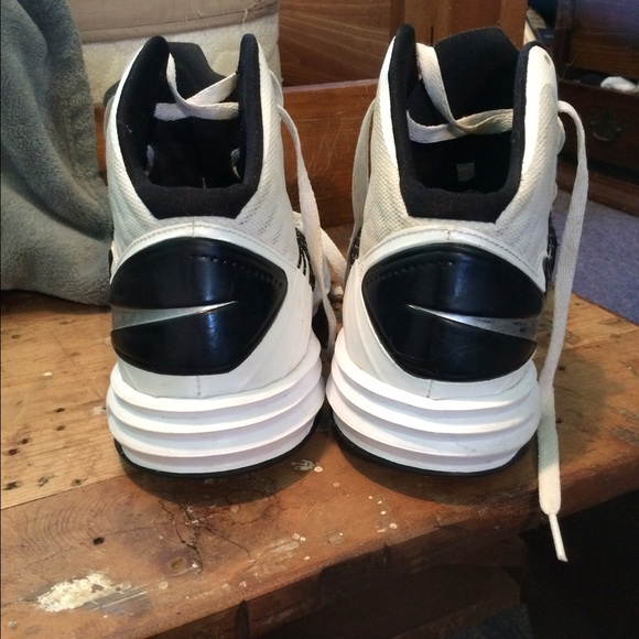 Shoes - Picture 2 of 4