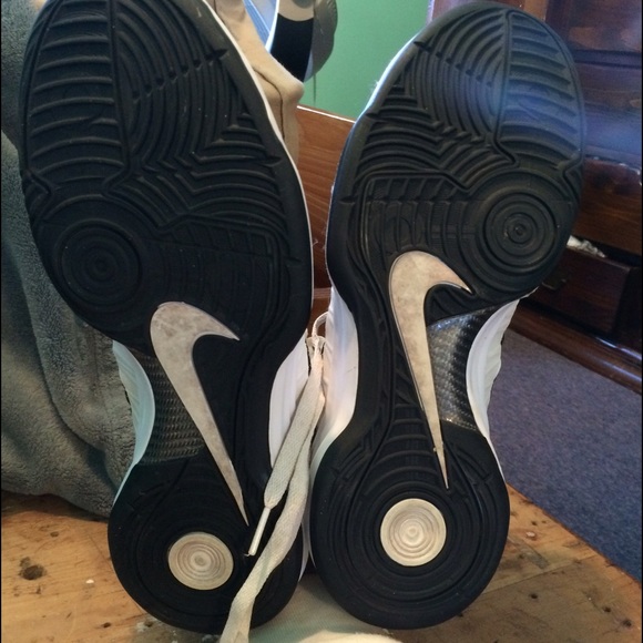 Shoes - Picture 3 of 4