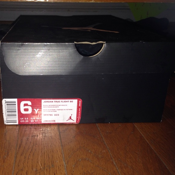 6Y Jordan True Flight BG