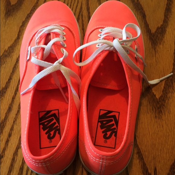 Vans - Picture 3 of 3
