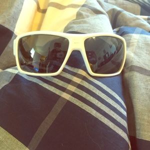 NWOT White Under Armour sunglasses