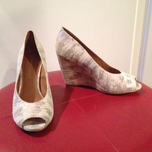 ⬇️white sale⬇️Wedge peep toe shoe