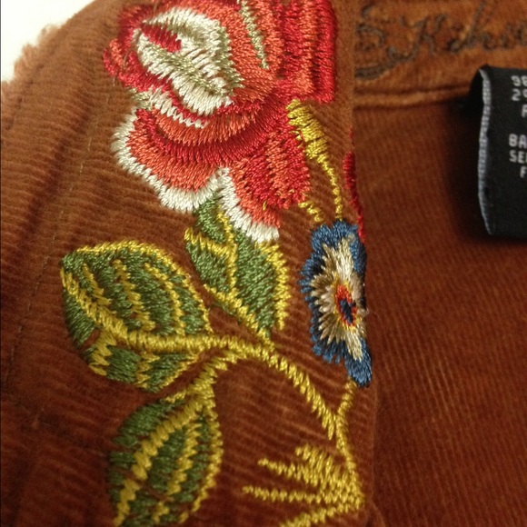 Beautiful Boutique Jacket - Picture 3 of 4