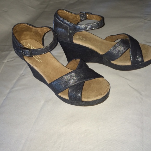 Tom's (9) shiney denim wedge