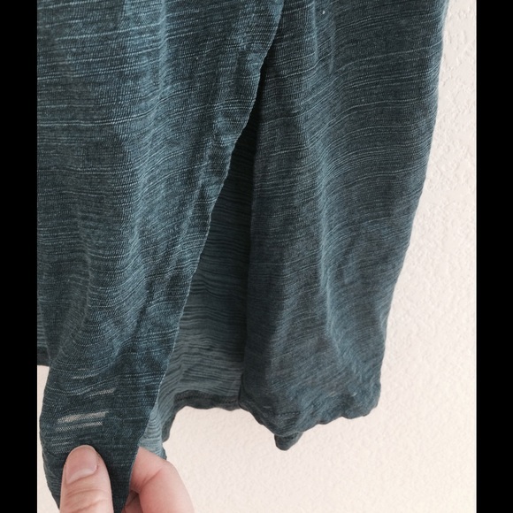 ❌SOLD❌Brand New Split Oversized Moss Top - Picture 2 of 4