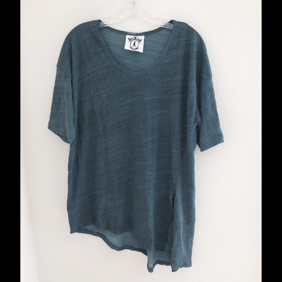 ❌SOLD❌Brand New Split Oversized Moss Top - Picture 4 of 4