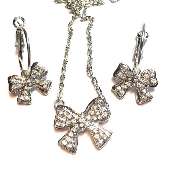 Jewelry -  Crystal bow  necklace and earring set
