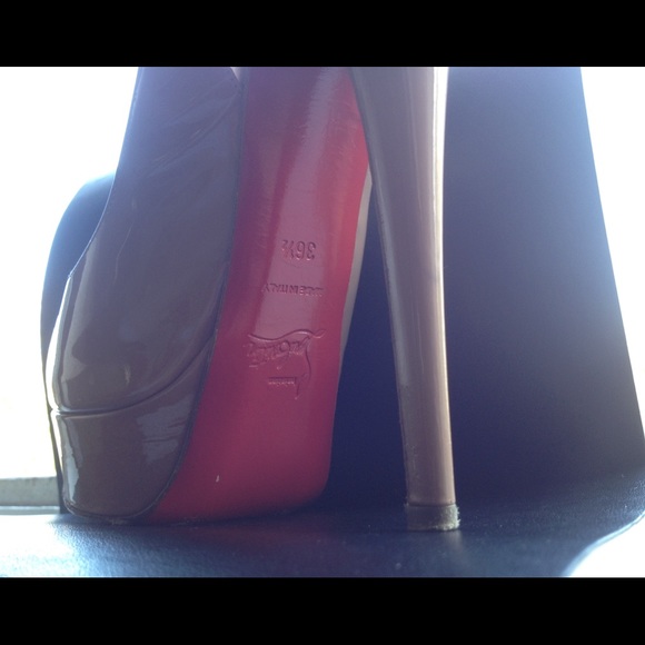 Christian Louboutin Nude Heels - Picture 3 of 4
