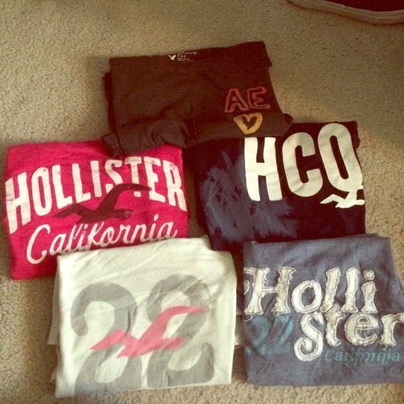 4 Hollister shirts & 1 American Eagle Bundle