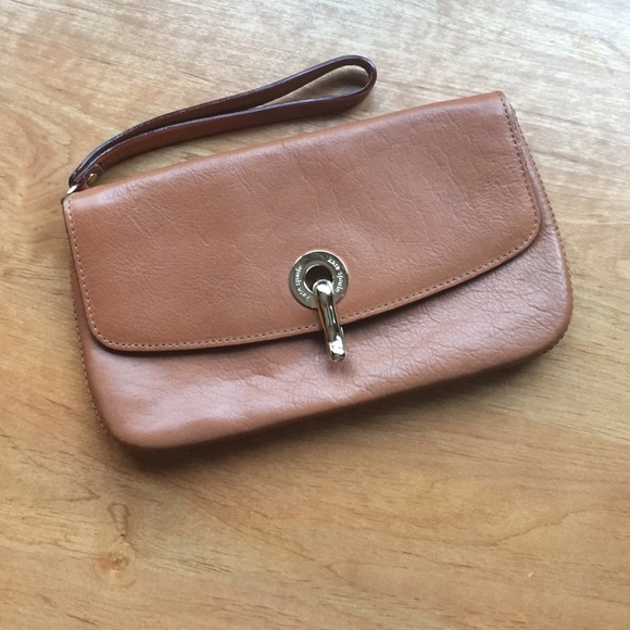 kate spade Clutches & Wallets - ✨FLASH SALE✨ Kate Spade Clutch