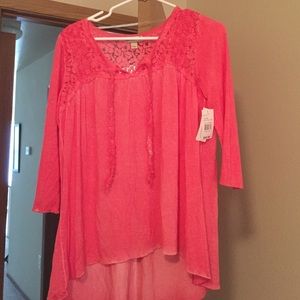 High low pink shirt ๐