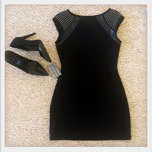 SOLD 💋Express Bodycon Dress💋 - Picture 2 of 3