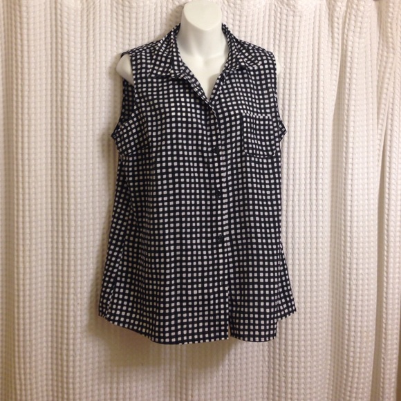 Sleeveless black and white check button down top - Picture 1 of 4
