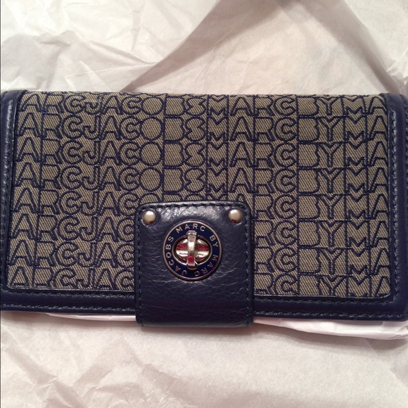 Marc Jacobs Wallet Blue & Gray. Good Condition