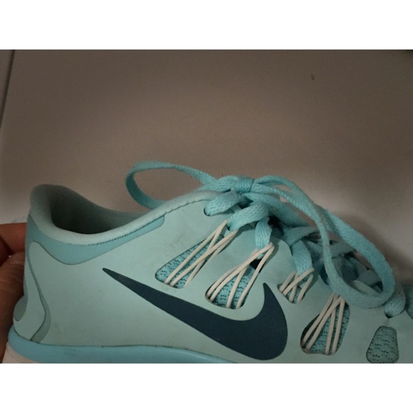 Size 8 Nike free tennis shoes