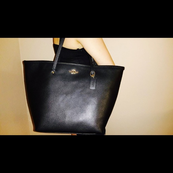 Coach Large Taxi Tote!!!