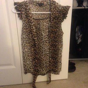 Size M leopard polyester top