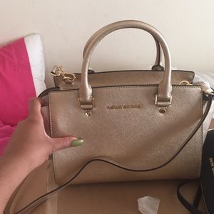MK medium Selma gold