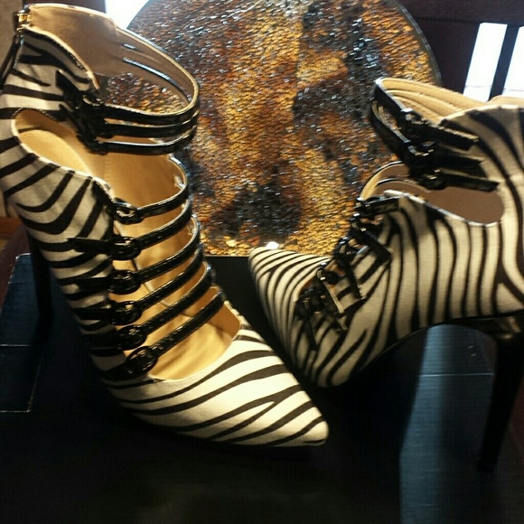 Shoe Dazzle Shoes - Sexy' Zebra! ??