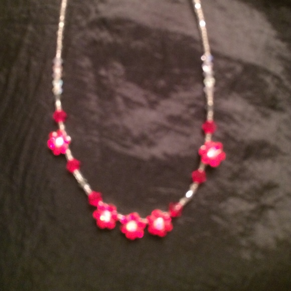 Red Rhinestone Flower Necklace - Picture 3 of 3