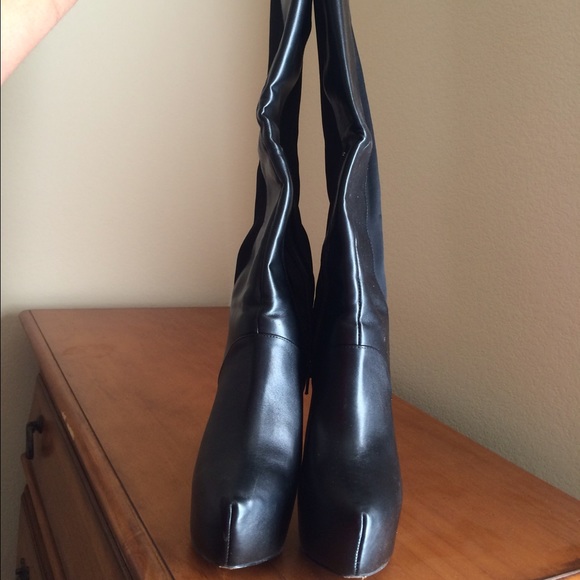 Knee Length Black Tall Boots