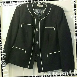 💙Navy blue suit jacket by Emily